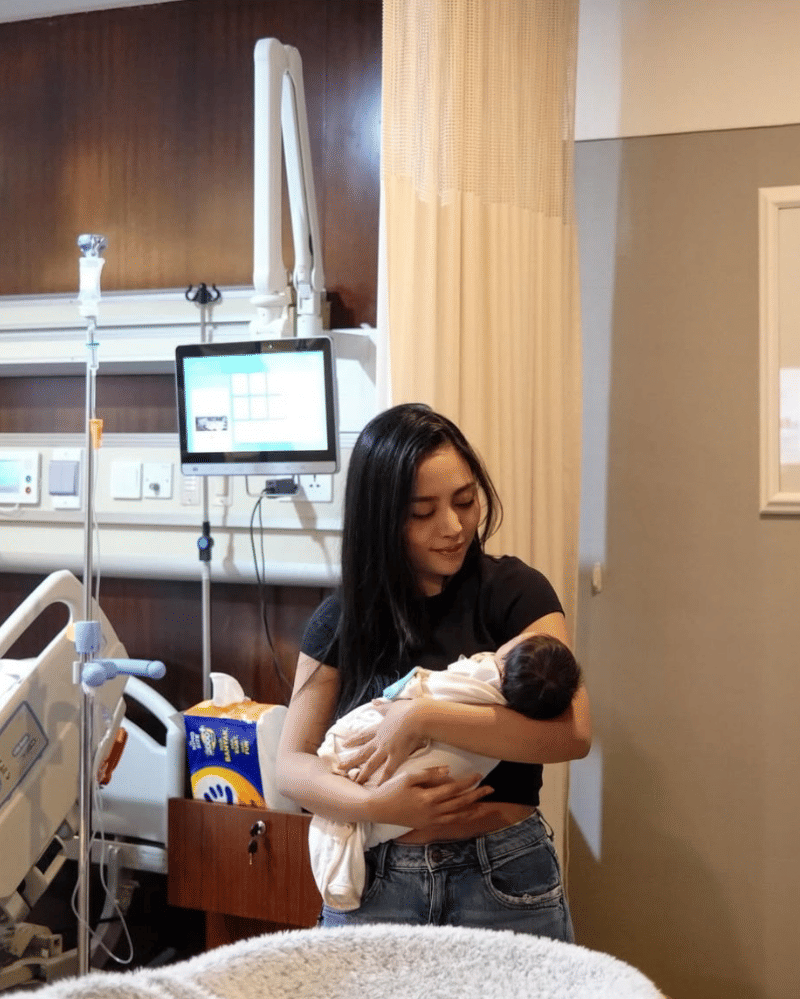 Instagram.com/rachelvennya