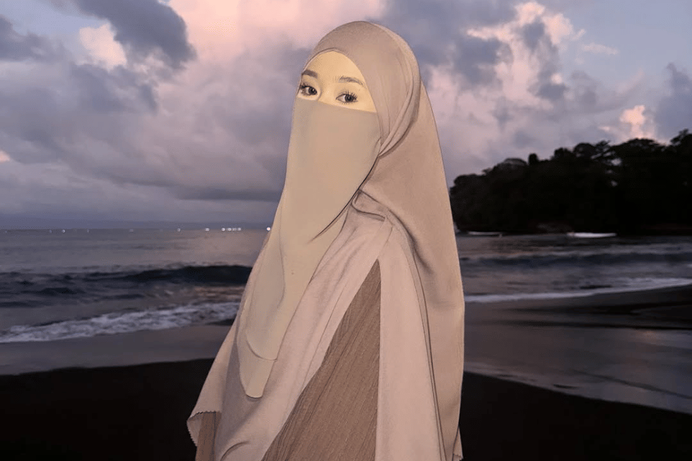 Fakta Tinandrose, Seorang Influencer dan Penulis Buku