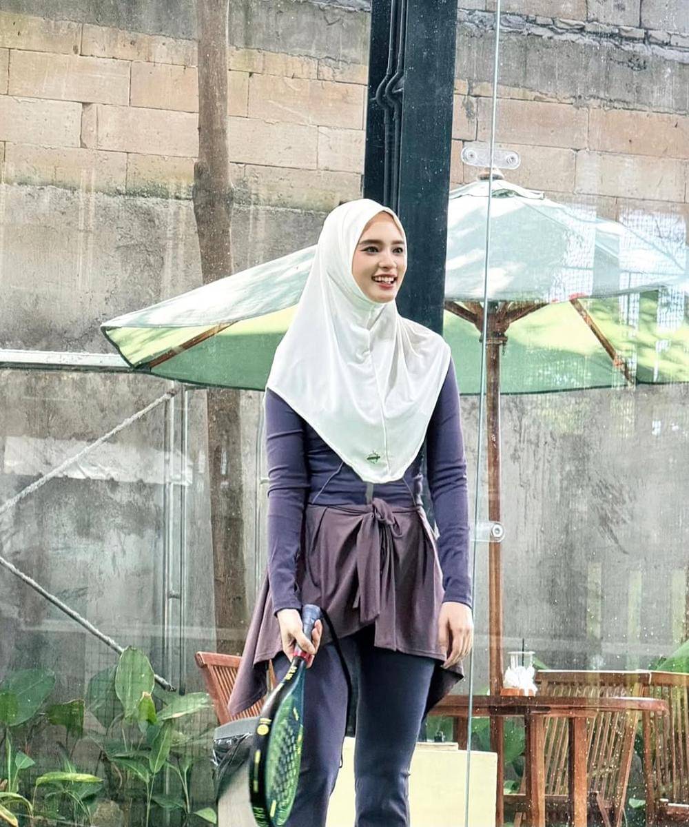 Potret Sporty ala Inara Rusli 4.jpg