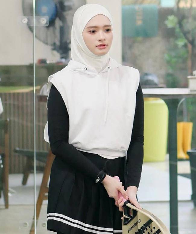 Potret Sporty ala Inara Rusli 1.jpg