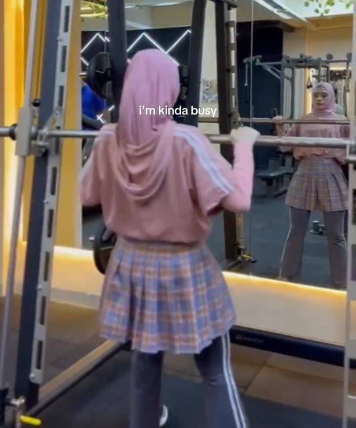 Potret Sporty ala Inara Rusli 6.jpg