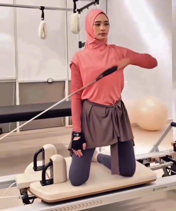 Potret Sporty ala Inara Rusli 3.jpg