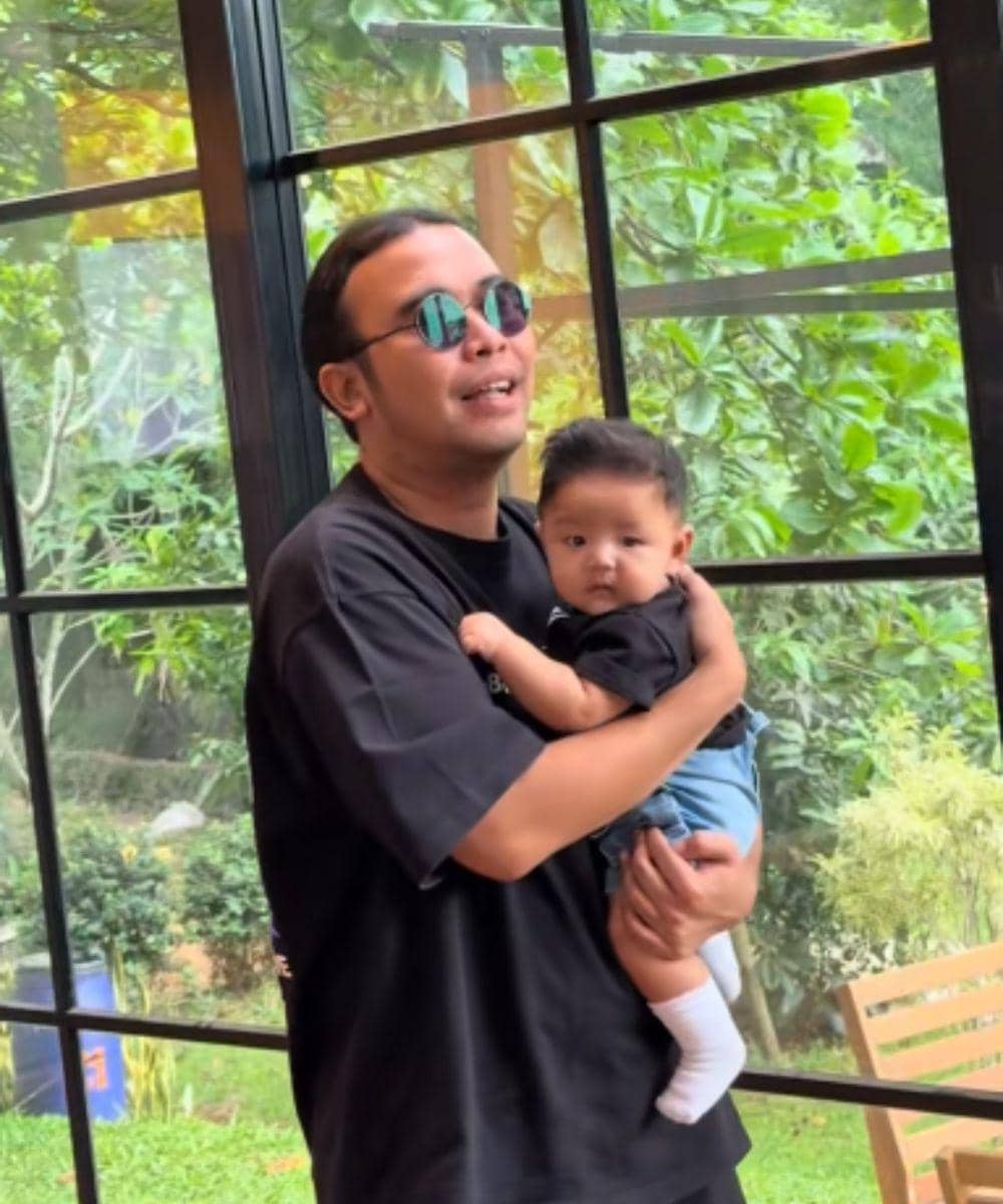 Tiktok.com/@eri_carl