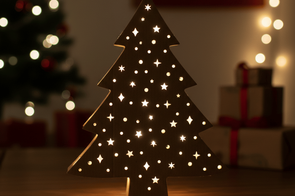 DIY Pohon Natal dari Kardus