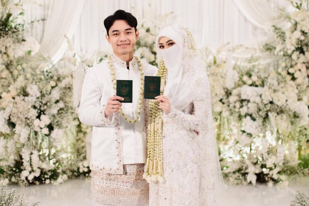 Siapa Tinandrose Istri Fiki Naki