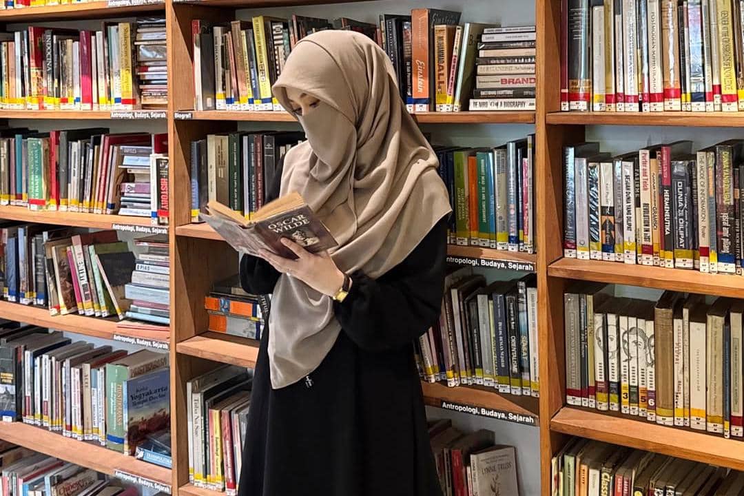 Siapa Tinandrose Istri Fiki Naki