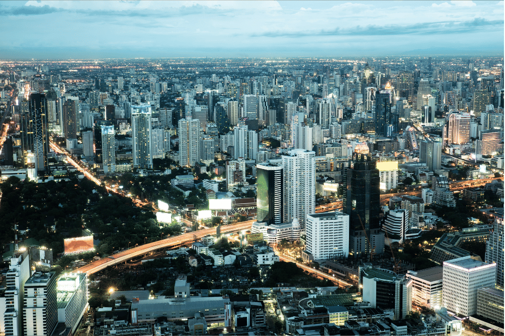 Tampak kota di sore hari yang mendung
