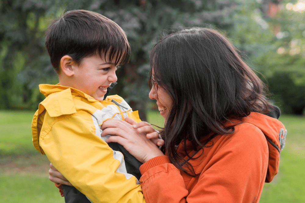 mama menggelitik anak