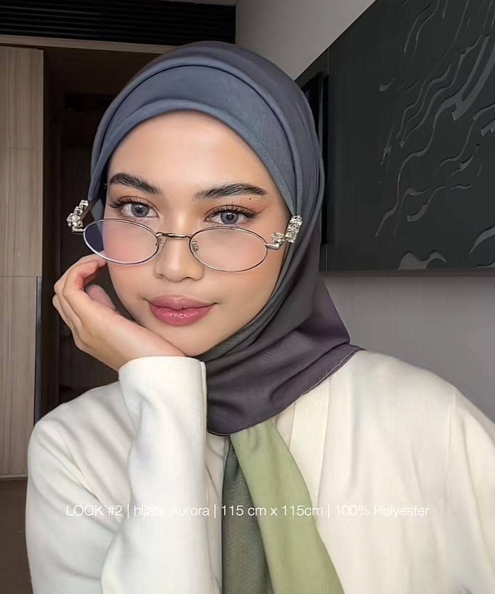Gaya Hijab Segiempat untuk Tampil Stylish