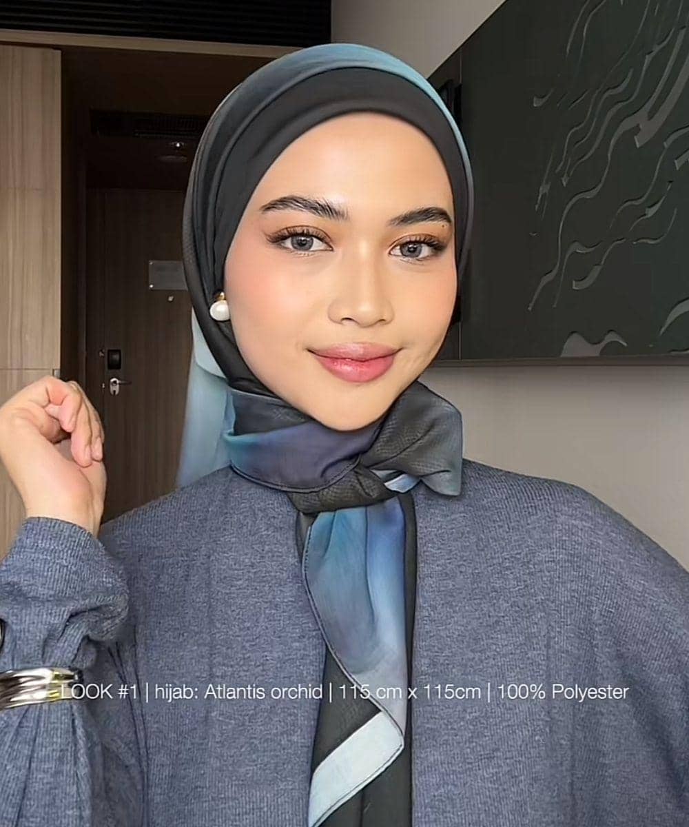 Gaya Hijab Segiempat untuk Tampil Stylish