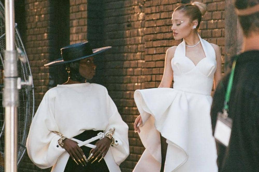 Fakta Persahabatan Ariana Grande dan Cynthia Erivo