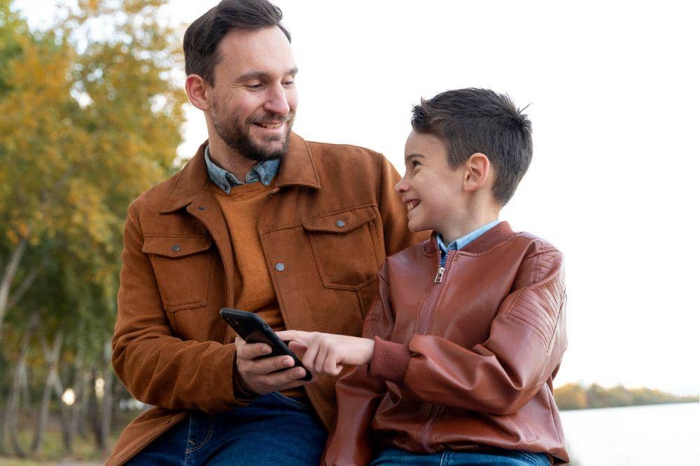 Papa dan Anak Lakinya