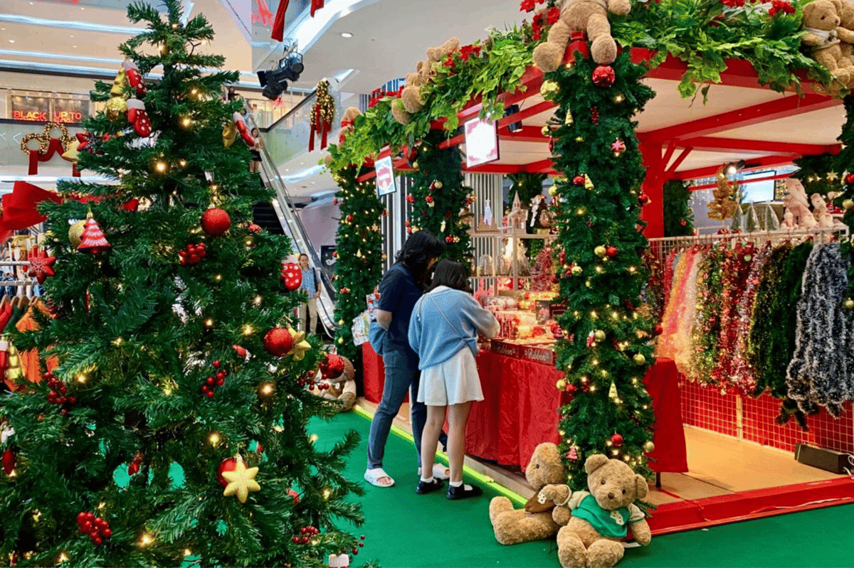 Gemas! 100 Boneka Teddy Bear Lengkapi Dekorasi Natal di Lippo Mall Puri 3.png