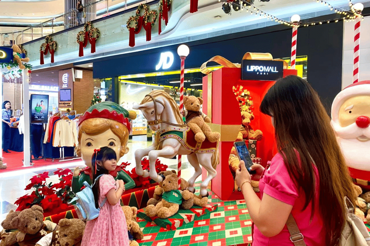 Gemas! 100 Boneka Teddy Bear Lengkapi Dekorasi Natal di Lippo Mall Puri 4.png