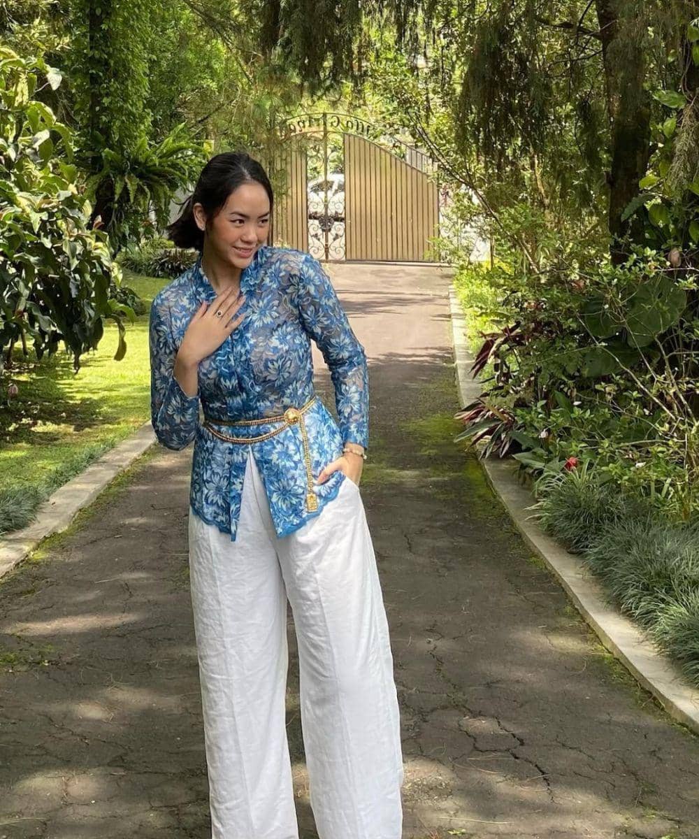 Inspirasi Padu Padan Kebaya Modern untuk Sehari-hari