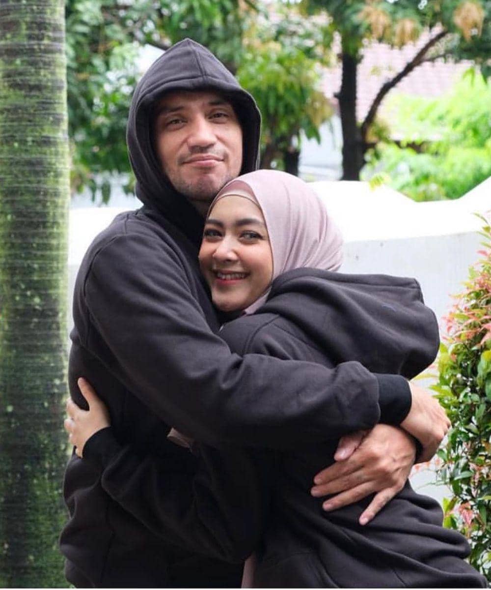 gary iskak dan istri