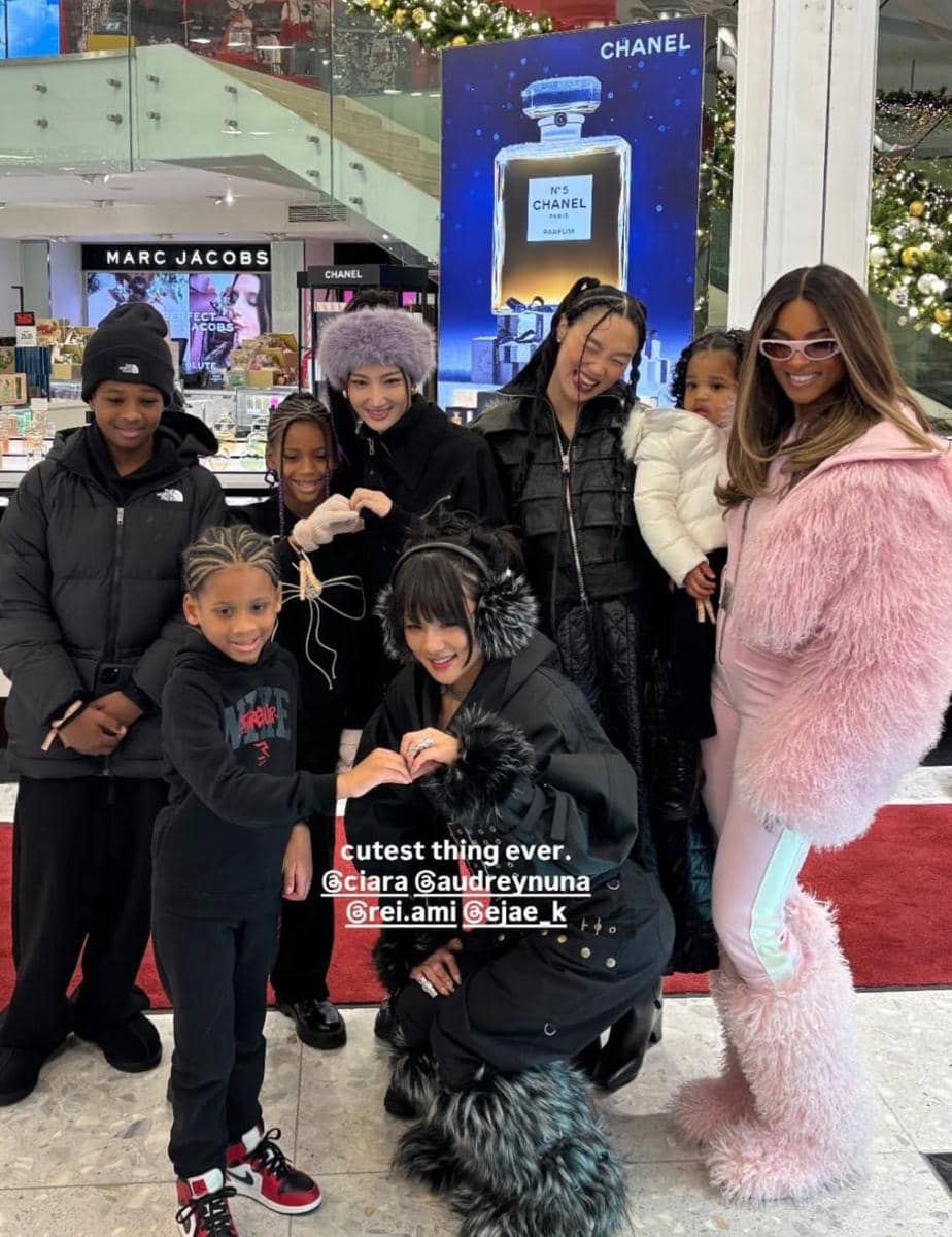 instagram.com/ayumiperry