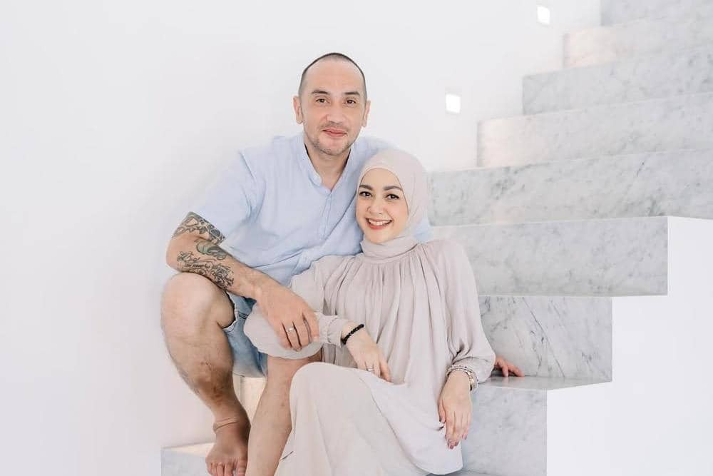 5 Artis yang Suaminya Meninggal karena Kecelakaan, Ada Jennifer Coppen