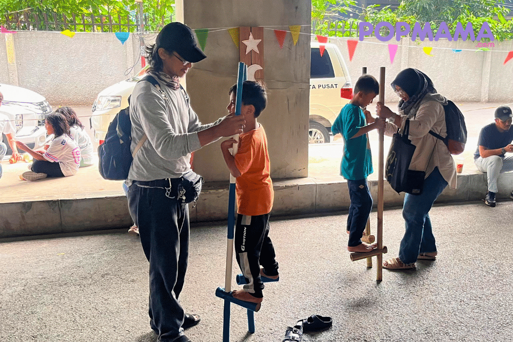 orangtua dengan anak-anaknya