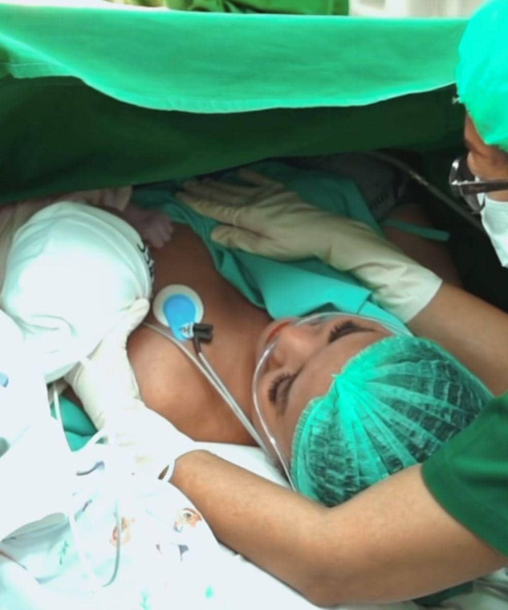 Momen Istri Nino RAN Melahirkan