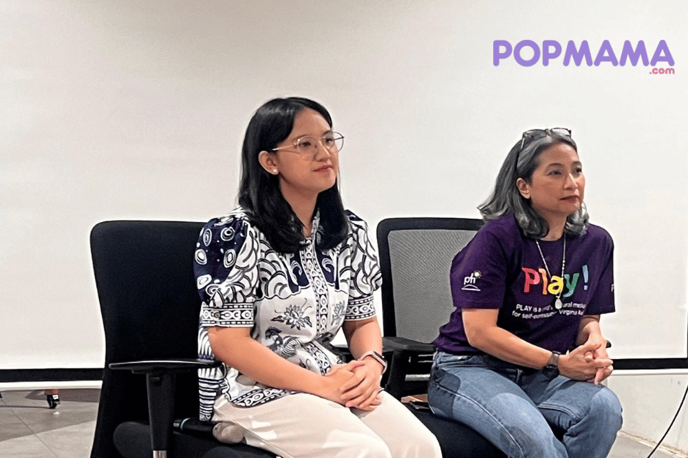 Dua ahli perkembangan anak, Bunga Tiku M, S.Psi. sebagai certified play & creative art therapist, dan Glori Telos, S.Psi., M.Psi, Psikolog