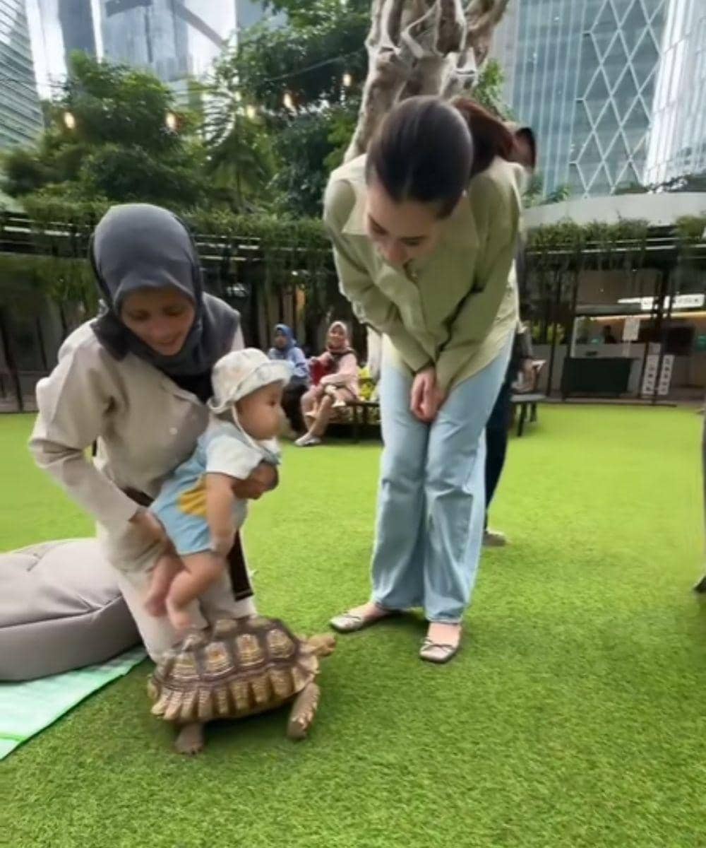 Instagram.com/aaliyah.thariq_lovers