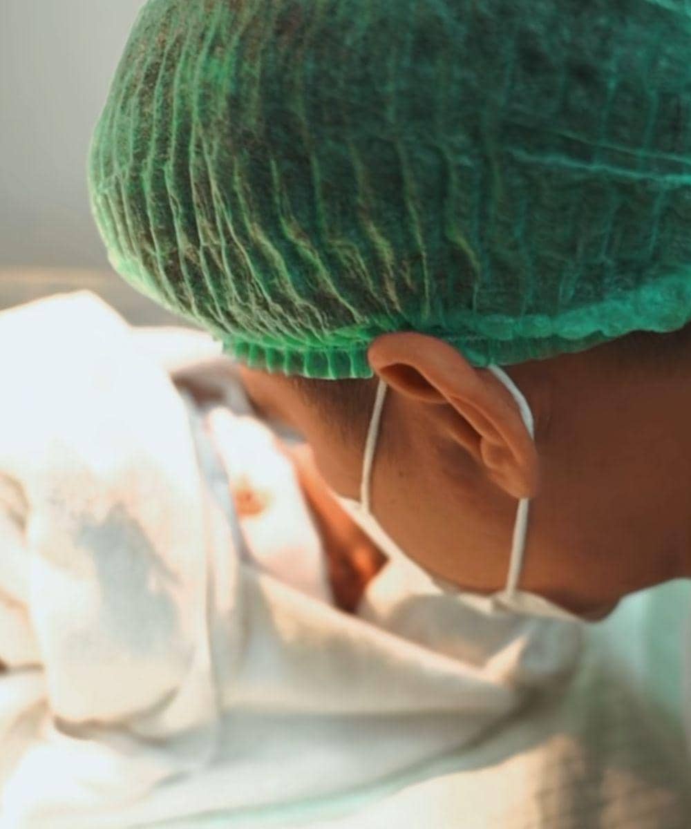 Momen Istri Nino RAN Melahirkan