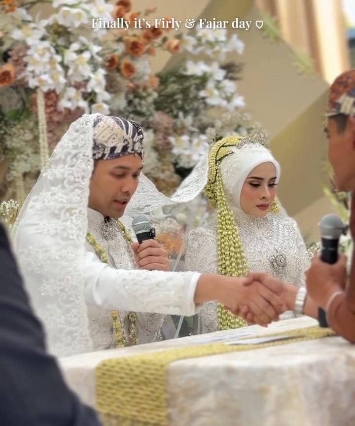 Kisah Cinta Fajar Alfian dan Firly Assyifa