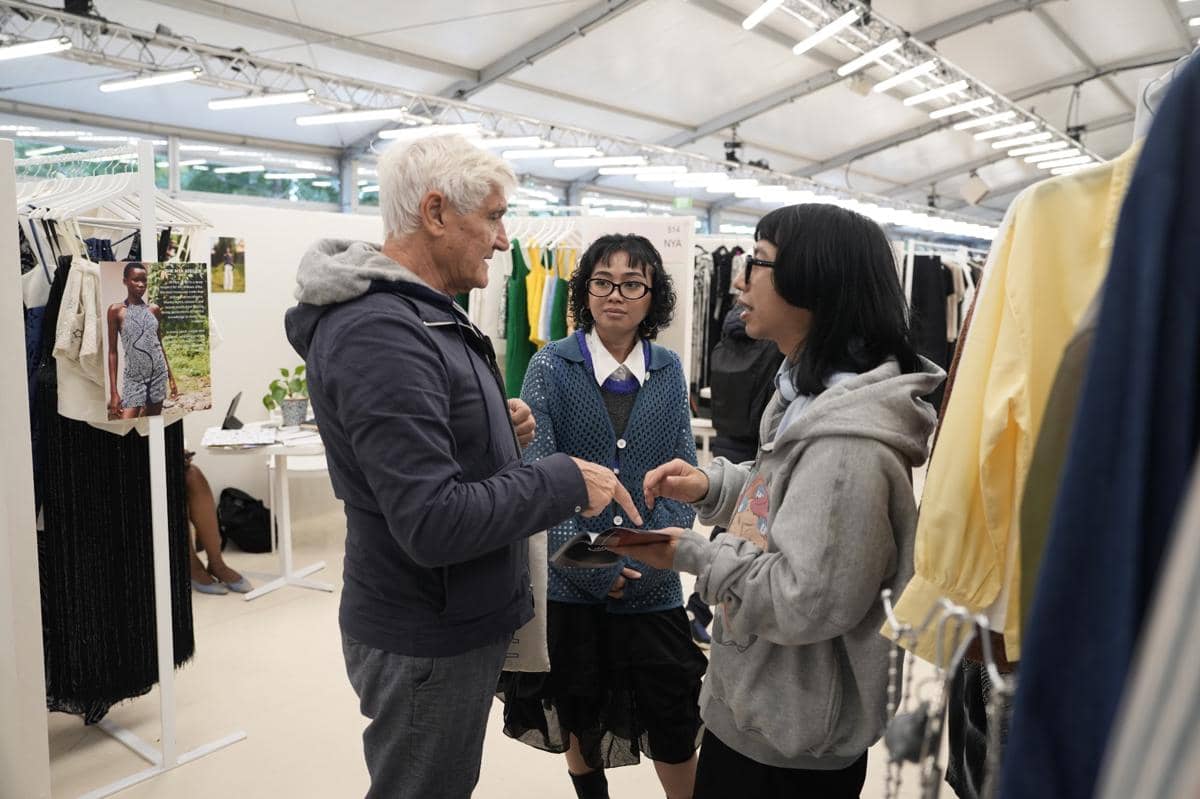 2. Lil Public (Hafiz) with buyer.jpg