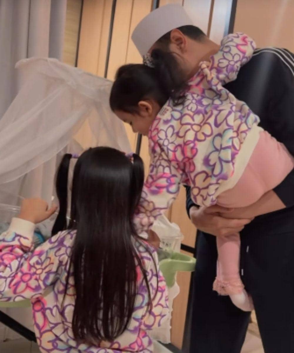 Instagram.com/kartikaputriworld