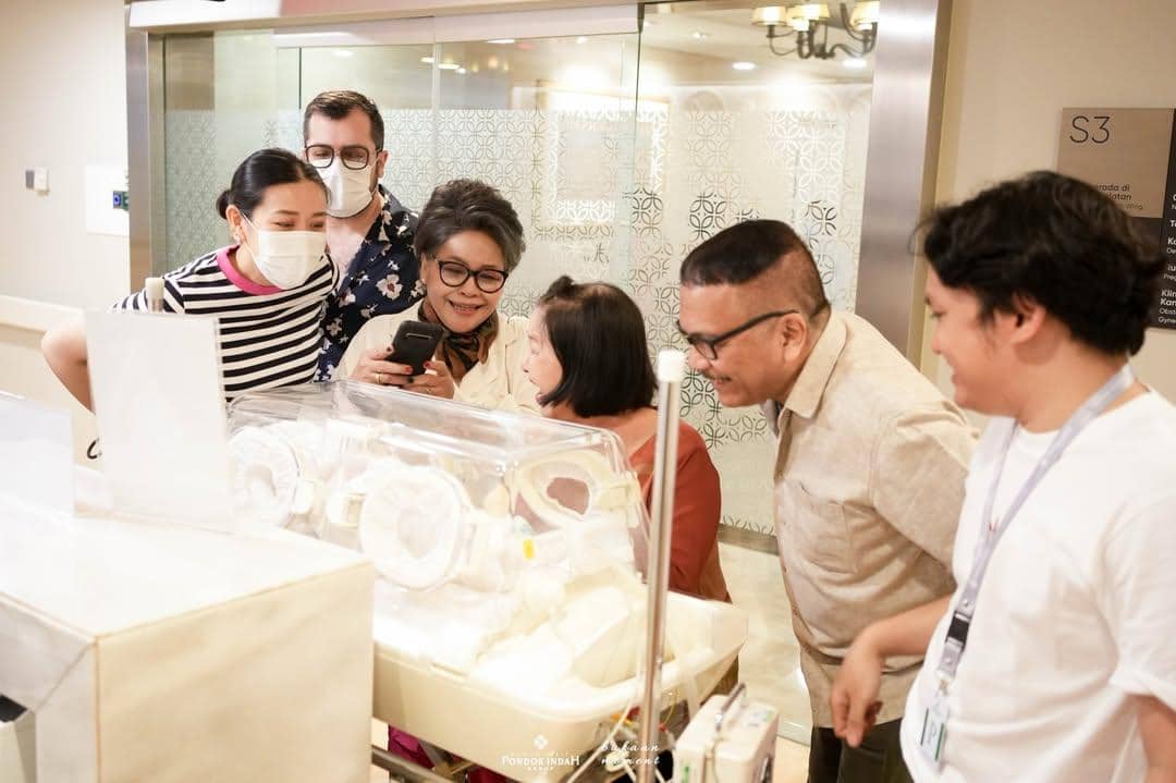 Istri Calvin Jeremy Melahirkan (2).jpg