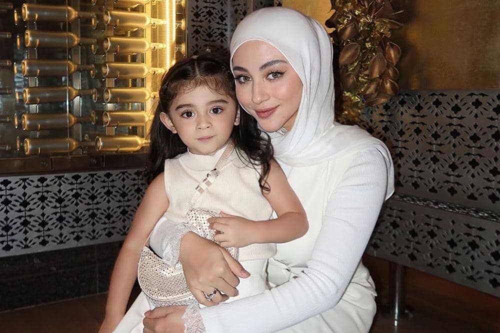 Seleb Muda yang Melahirkan di Usia 20 Tahunan, Ada Vior!