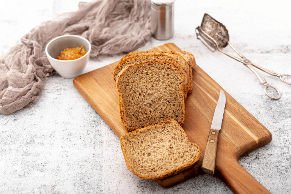 Roti gandum yang sudah dipotong