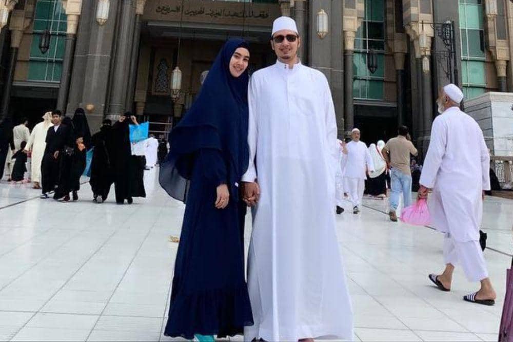 Seleb yang Menikah di Tanah Suci