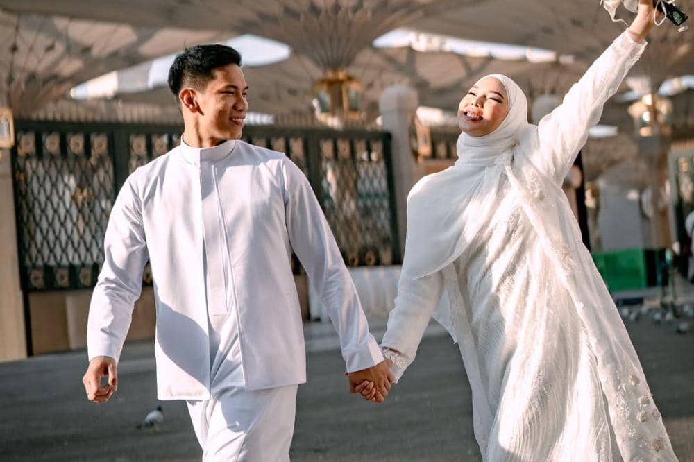 Seleb yang Menikah di Tanah Suci