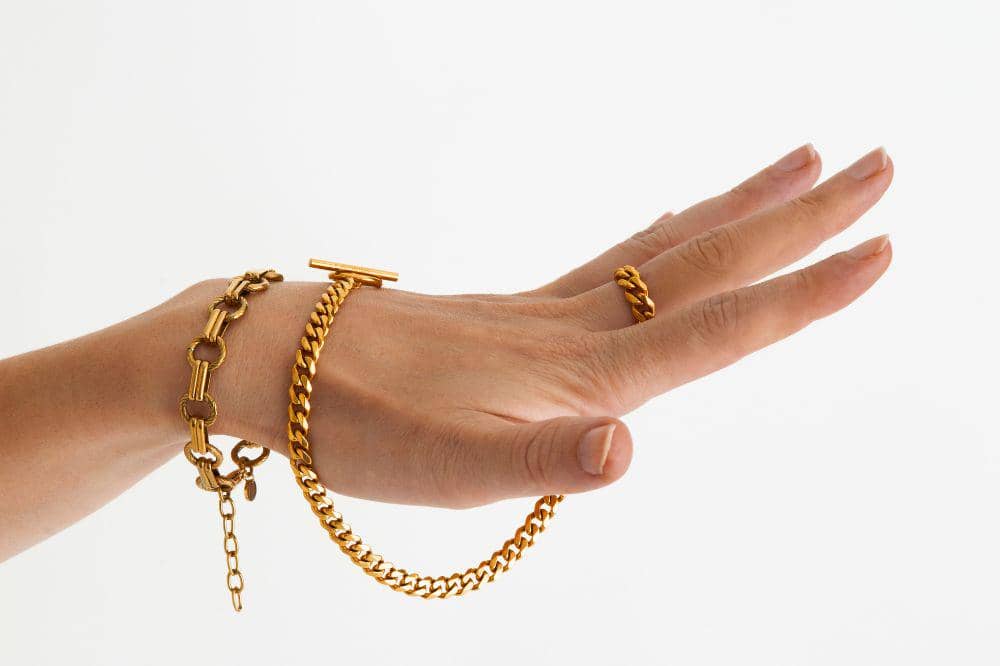 14 Barang yang Dilarang Disimpan pada Jok Motor, Hati-Hati Berbahaya! (12).jpg