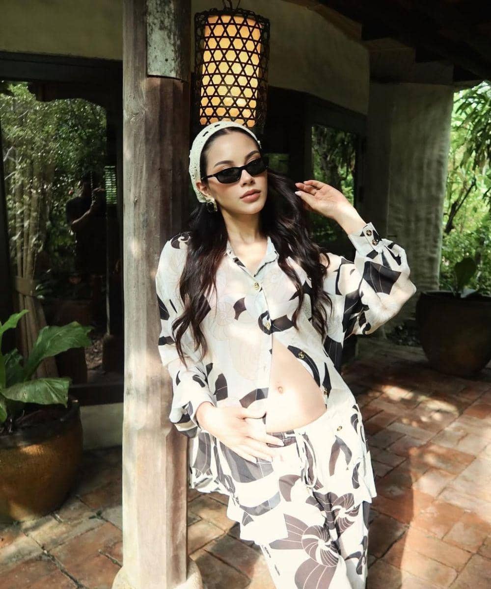  Pamer baby bump dengan gaya modis dan effortless