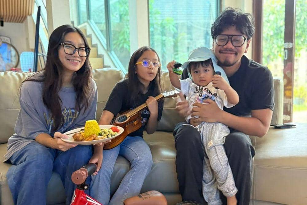 Fakta Istri Ferry Irwandi