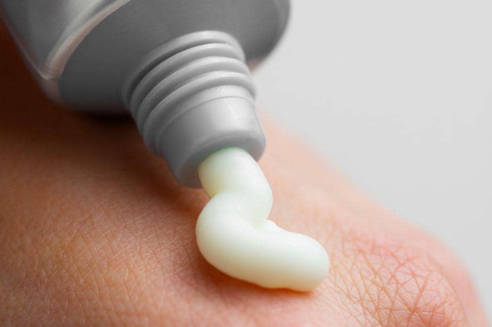 5 Rekomendasi Salep Herpes di Bibir, Redakan Lepuhan dan Rasa Perih .jpg