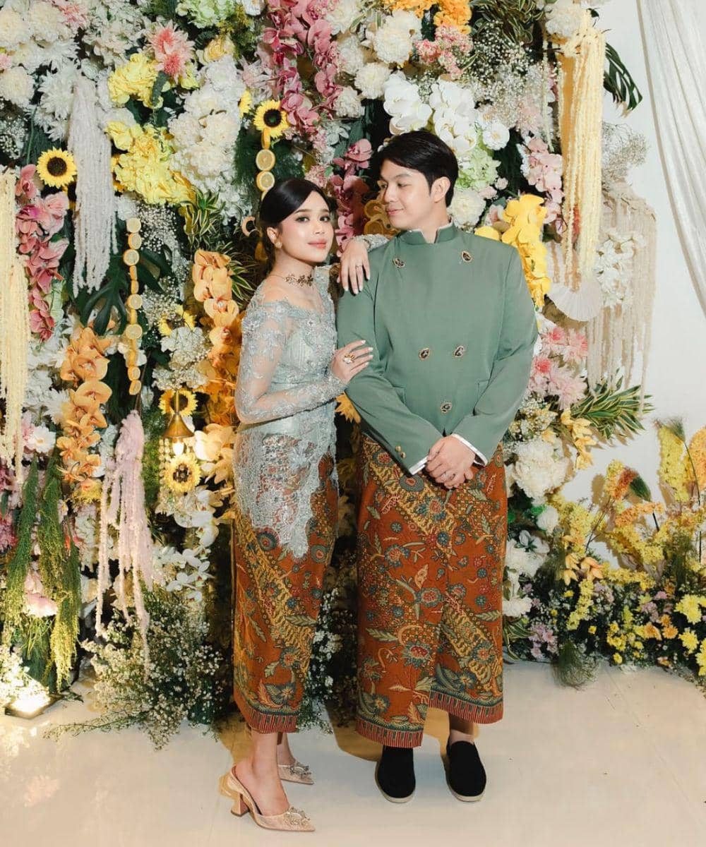 Gaya Serasi Brisia Jodie dan Suami dari Lamaran hingga Resepsi