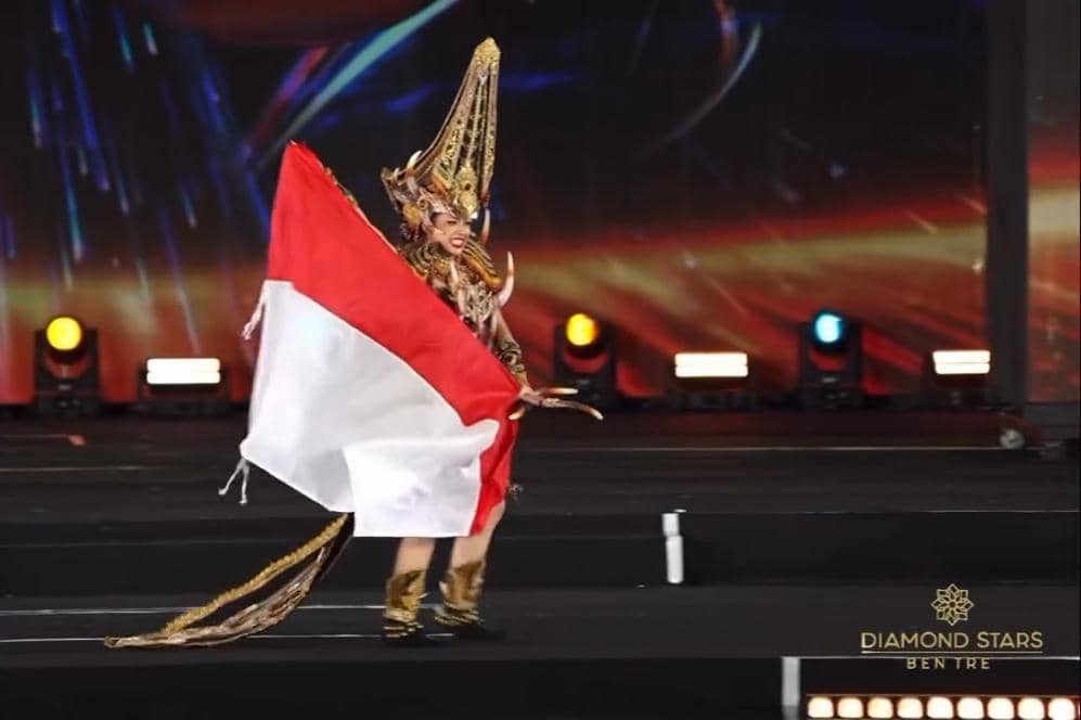 Indonesia Miss Cosmo 4.jpg