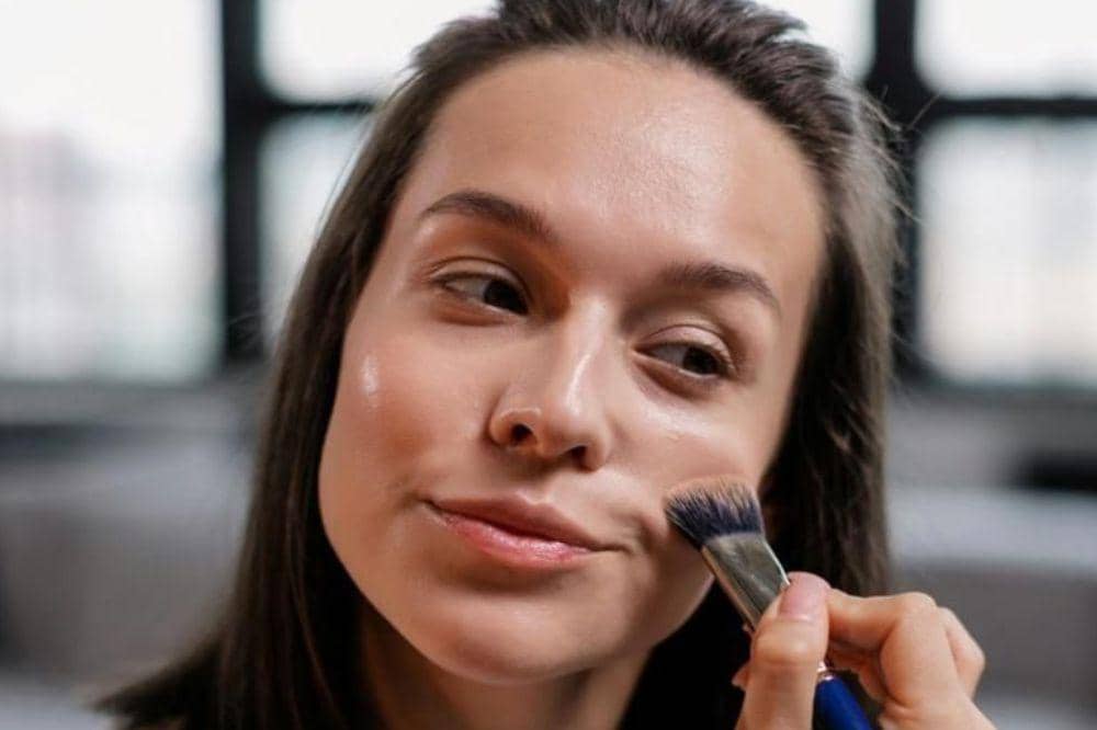 Cara Pakai Skin Tint Biar Makeup Tahan Lama & Tetap Flawless