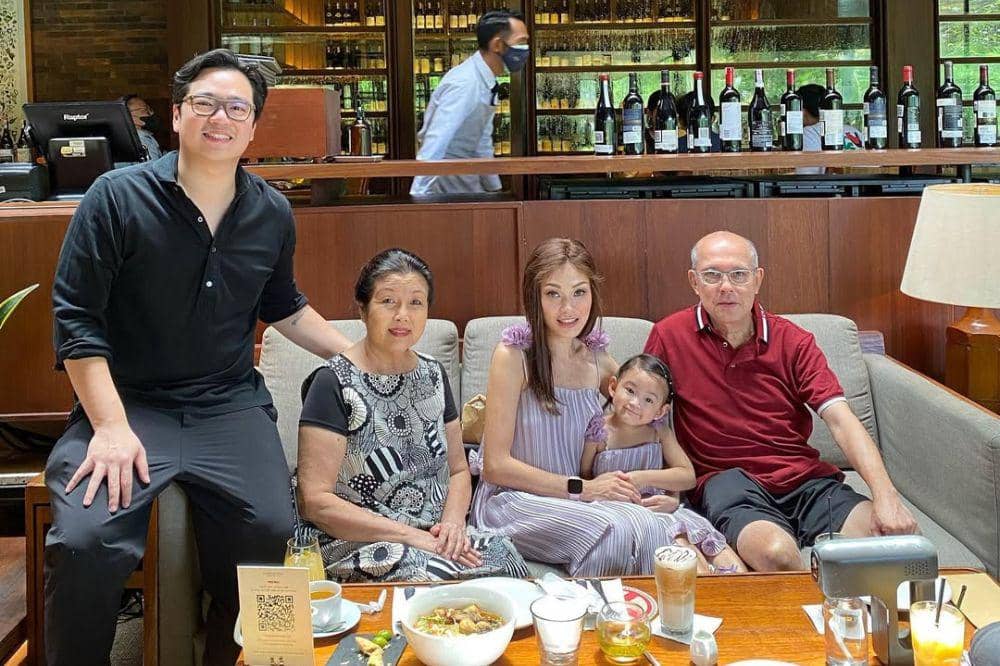 9 Fakta Keluarga Chef Karen Carlotta