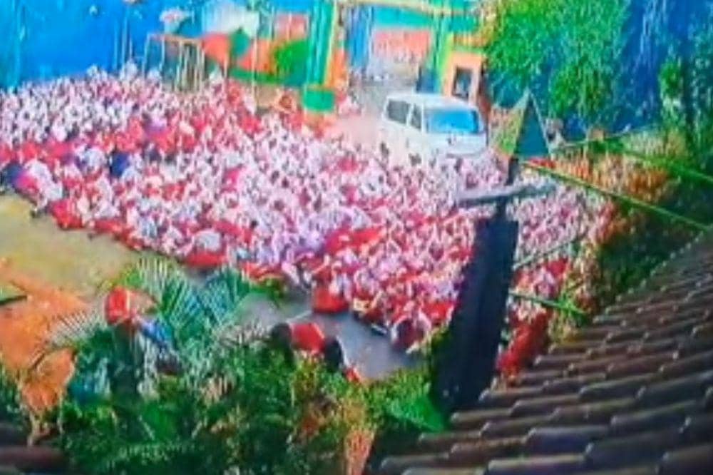 mobil mbg tabrak siswa sd