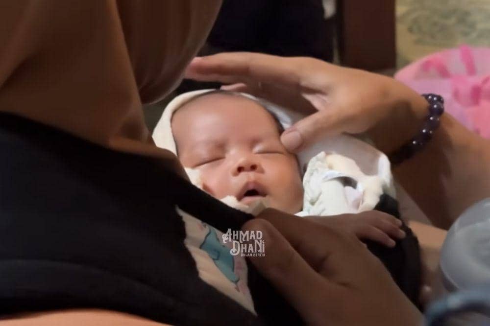 Youtube.com/AHMAD DHANI DALAM BERITA