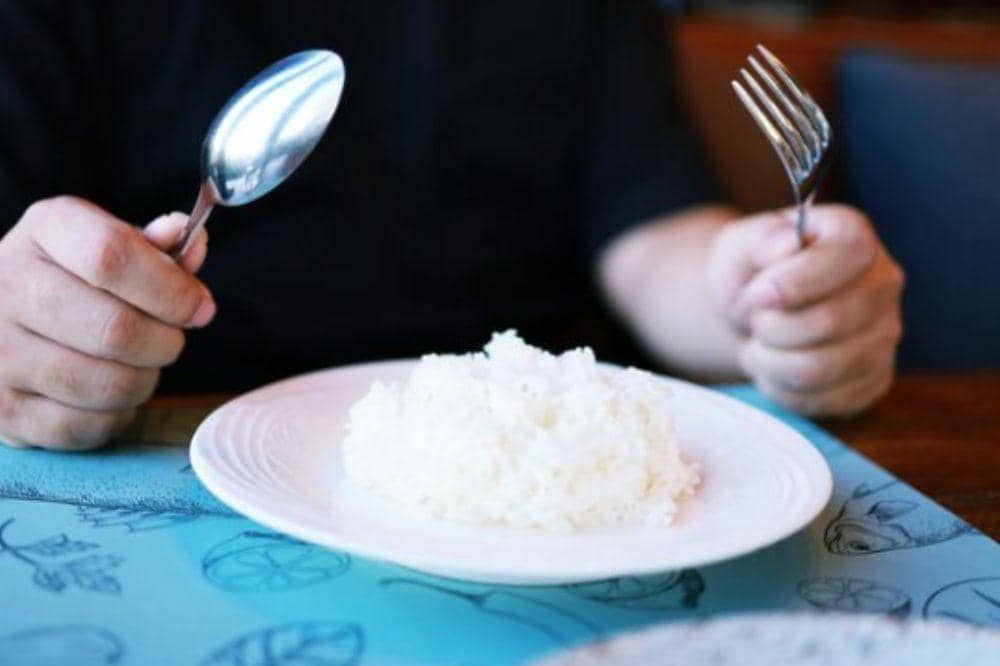 Waspada, Nasi Sisa Bisa Sebabkan Keracunan. Ini Faktanya!