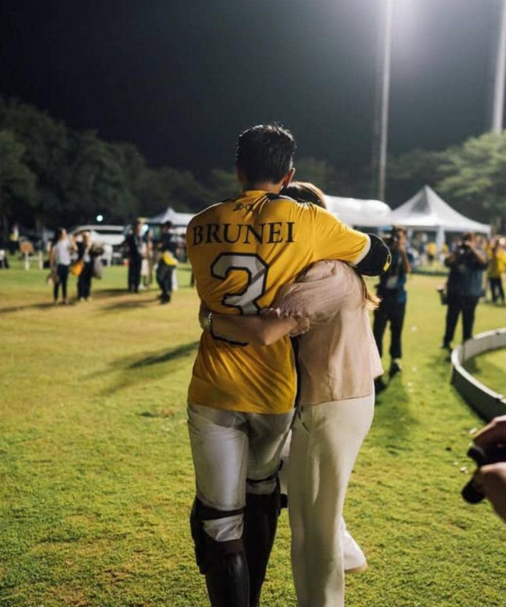 Pangeran Mateen peluk erat Anisha usai pertandingan