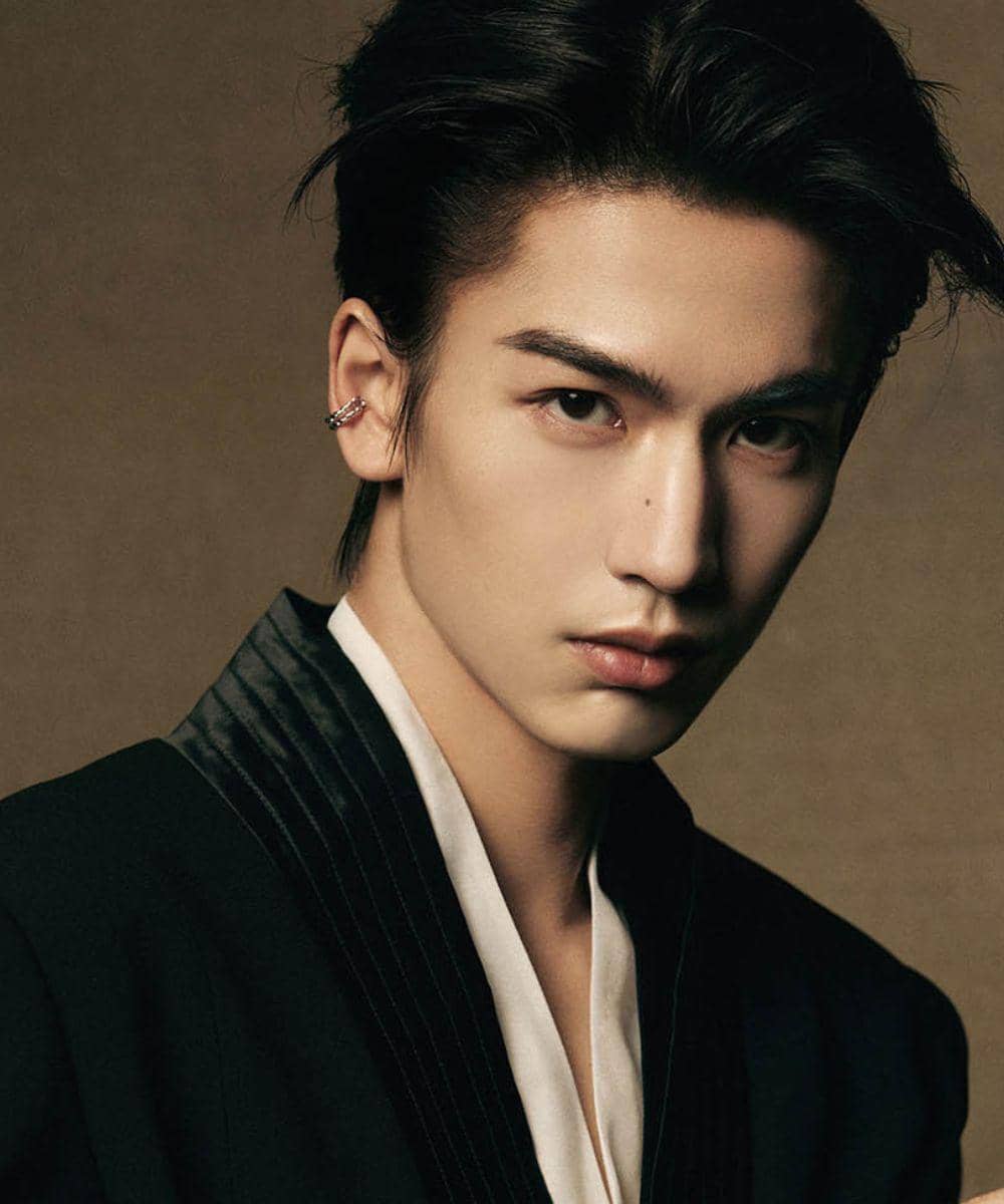 13 Aktor China Terpopuler 2025,Talenta Muda yang Memikat Hati (8).jpg