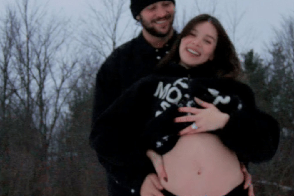 Instagram.com/haileesteinfeld/