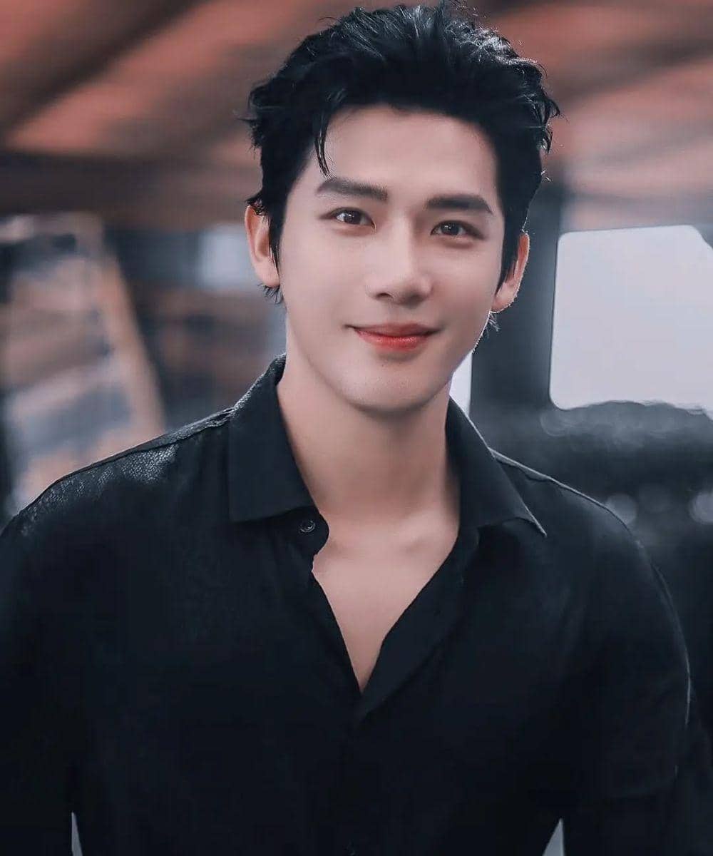 13 Aktor China Terpopuler 2025,Talenta Muda yang Memikat Hati (6).jpg